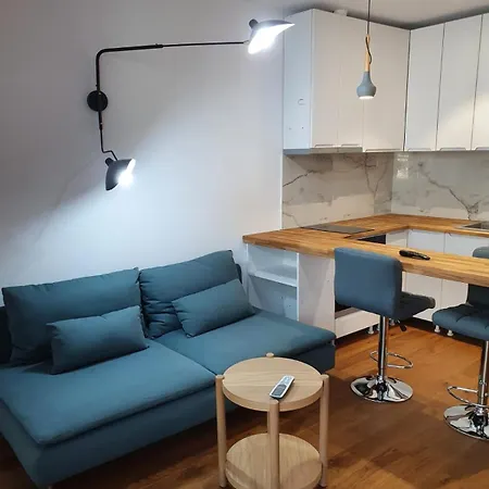 Near Old Town דירה