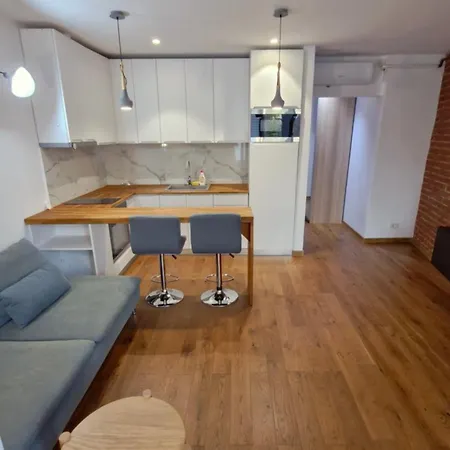 Apartment Near Old Town *