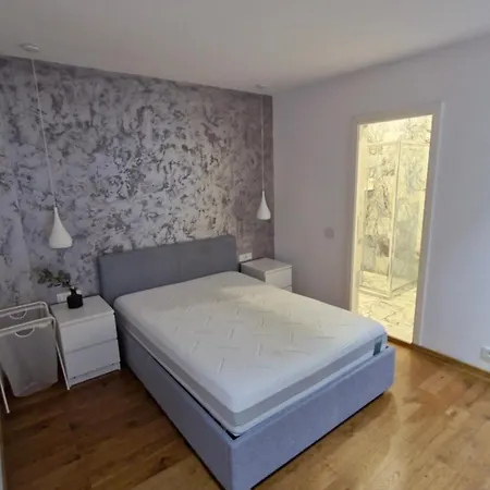 Near Old Town Apartment