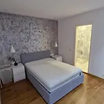 Near Old Town Апартаменти